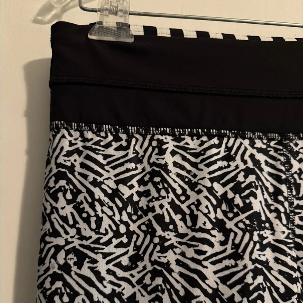 Lululemon Run Inspire Crop II Luxtreme Mini Brushed Animal Black White Leggings